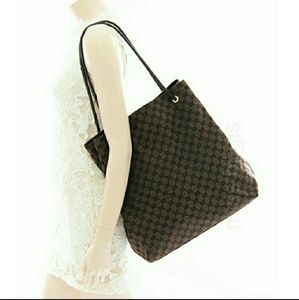 🌸 Gucci Gifford XL Tote 🌹